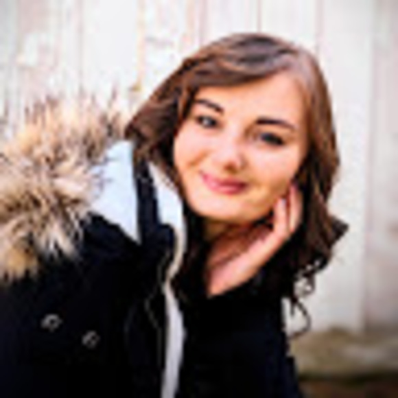 Meet your Posher, Julia - Picture 1 of 1